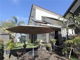 Oyo 2035 Arabella Bali Hotel Jimbaran